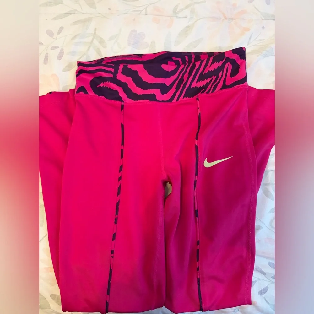 Nike Girls Pink Windbreaker Dri Fit Leggings Set - Picture 5 of 5